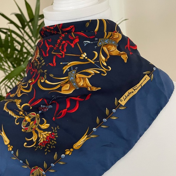 Authentic SALVATORE FERRAGAMO Scarf Silk - Picture 1 of 4